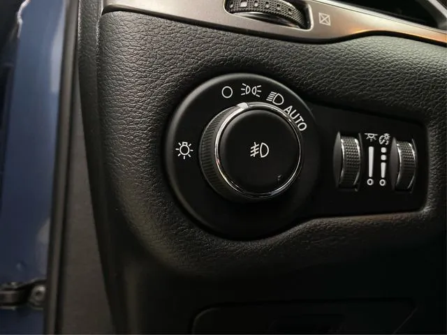 Jeep Cherokee photo 23