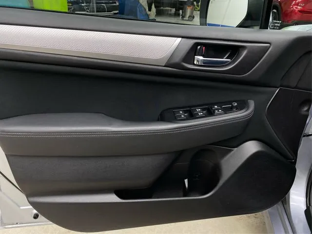Subaru Legacy photo 25