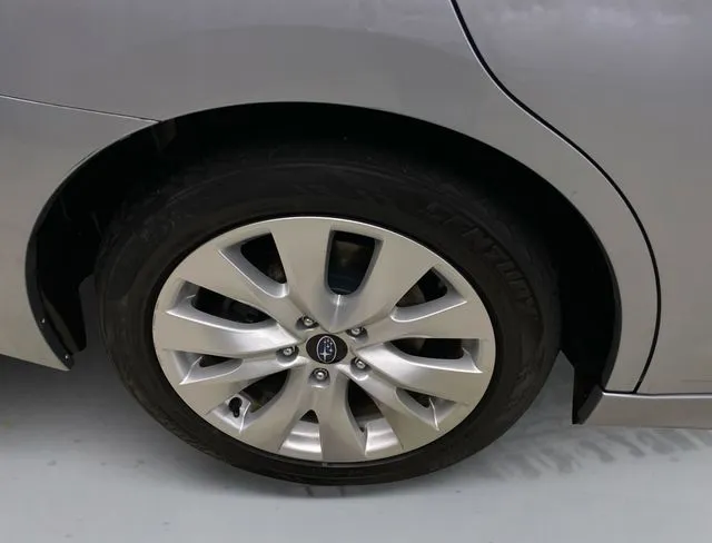 Subaru Legacy photo 17
