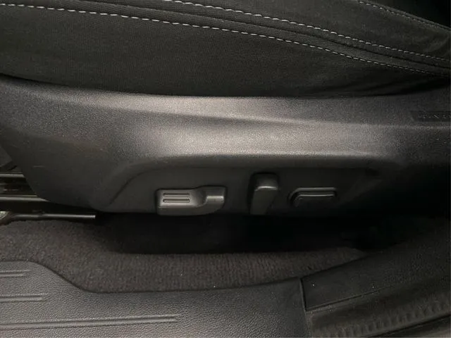 Subaru Legacy photo 24
