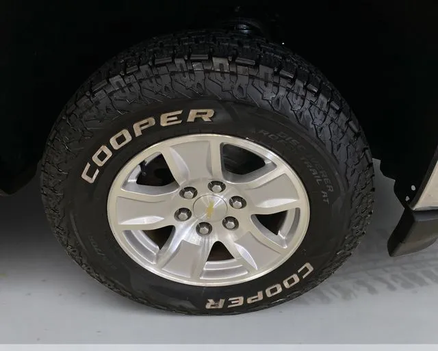 Chevrolet Silverado photo 16