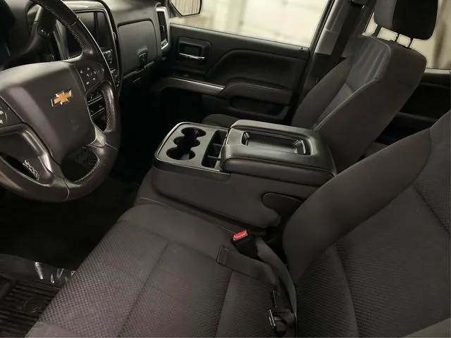 Chevrolet Silverado photo 10