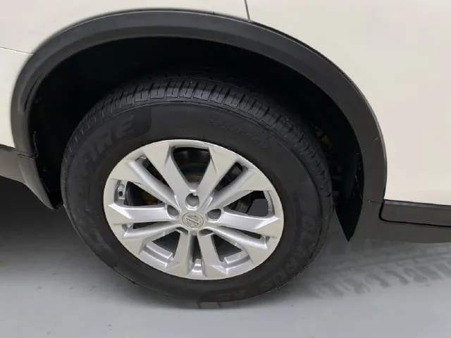 Nissan Rogue photo 18