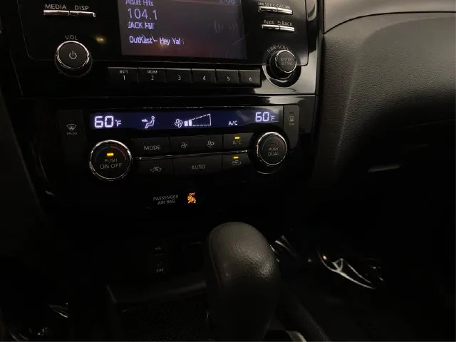 Nissan Rogue photo 33