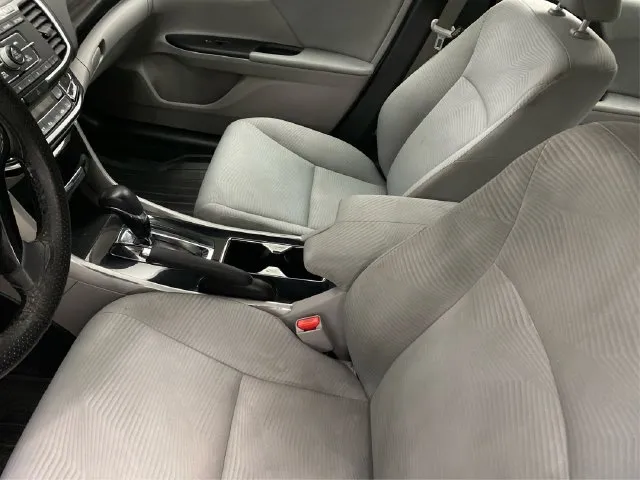 Honda Accord photo 10