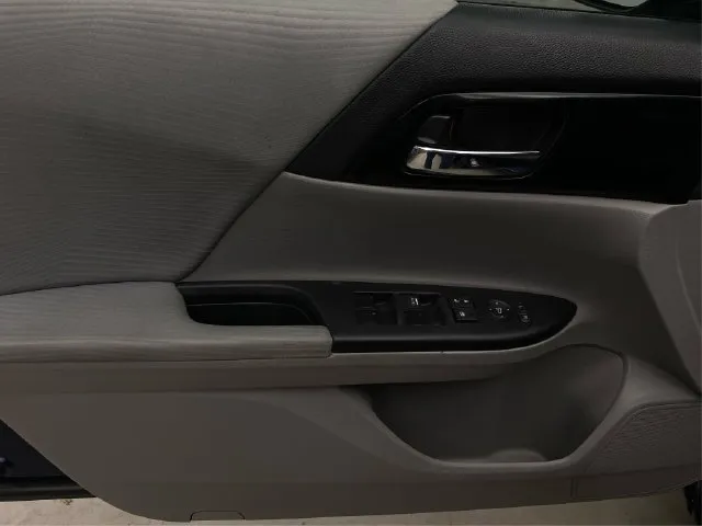Honda Accord photo 25