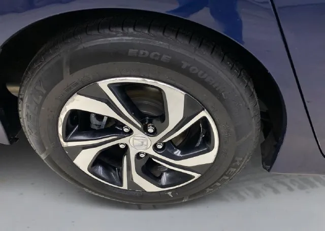 Honda Accord photo 17