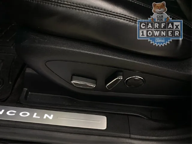 Lincoln MKC photo 24