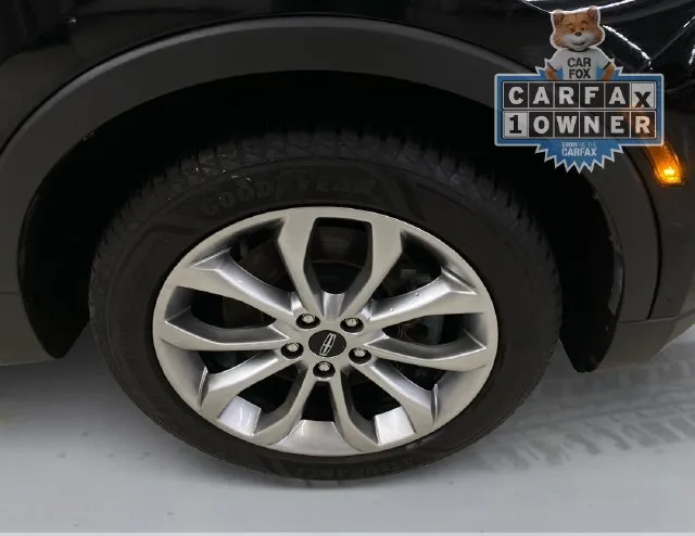 Lincoln MKC photo 16