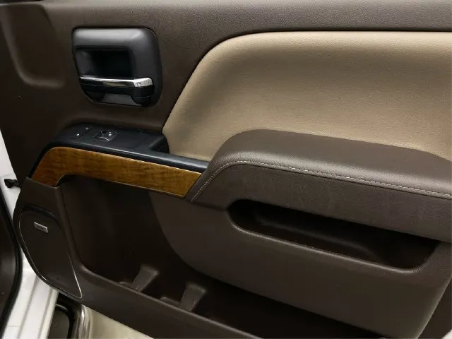 Chevrolet Silverado photo 26