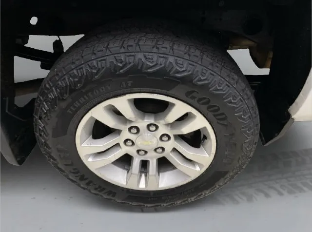 Chevrolet Silverado photo 17