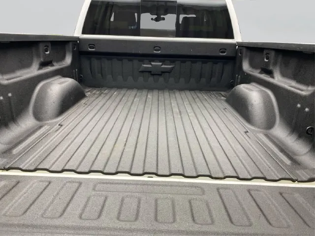Chevrolet Silverado photo 14