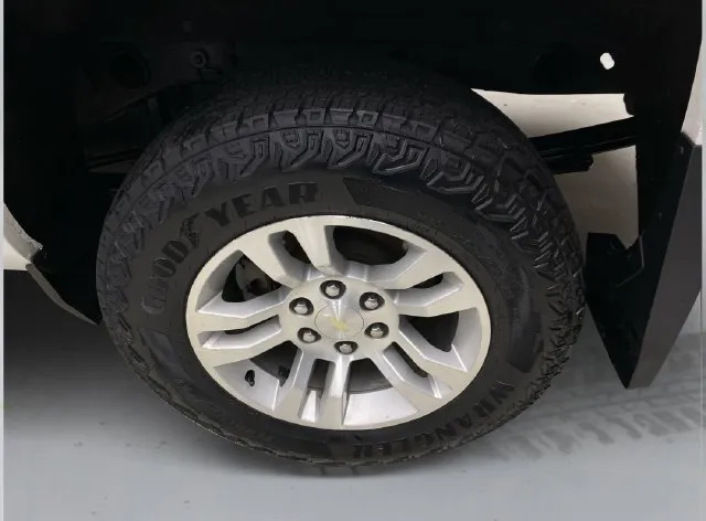 Chevrolet Silverado photo 18