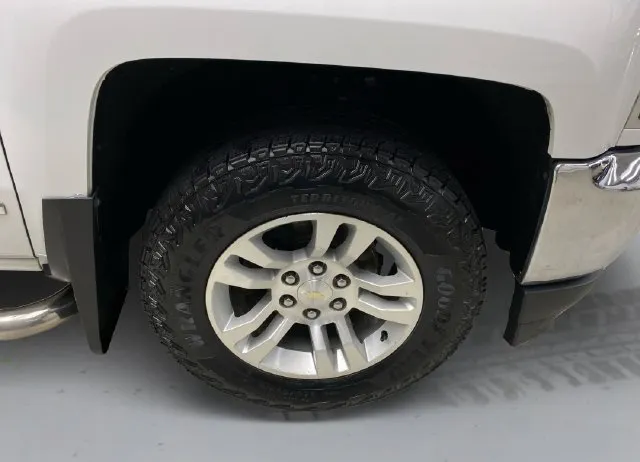 Chevrolet Silverado photo 16