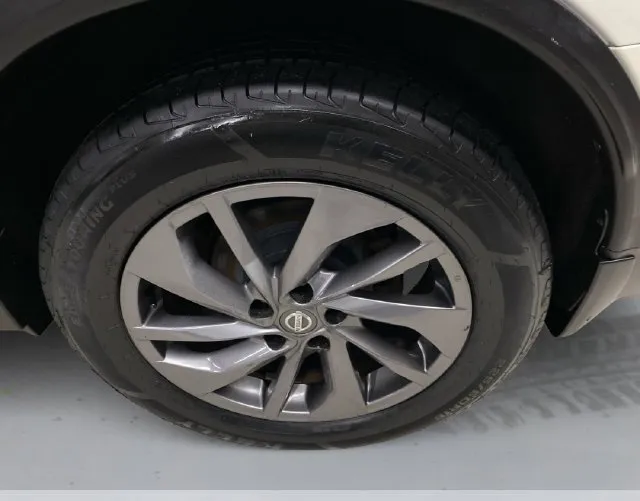 Nissan Rogue photo 19