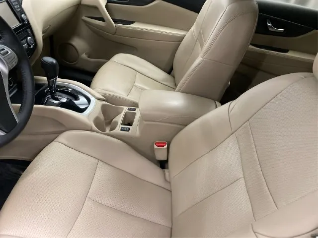 Nissan Rogue photo 10