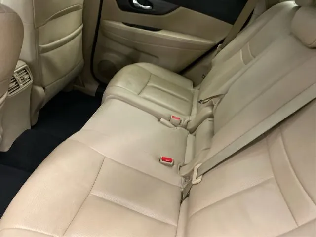 Nissan Rogue photo 11