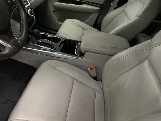 Acura MDX photo 10