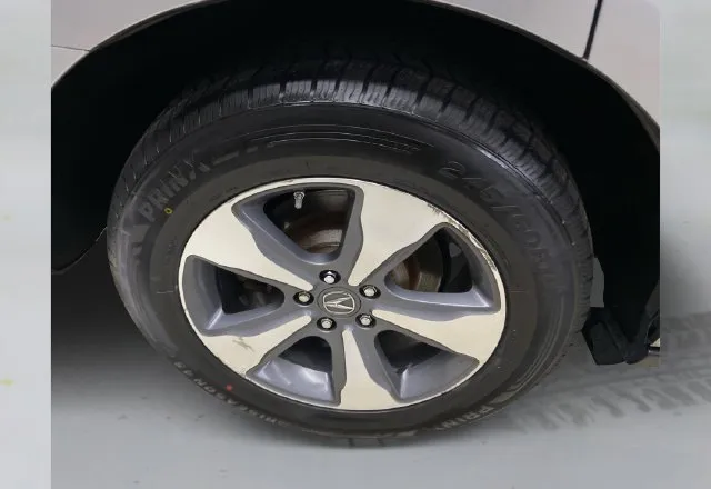 Acura MDX photo 18