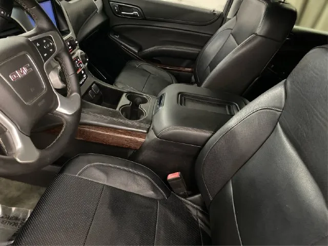 GMC Yukon XL photo 10
