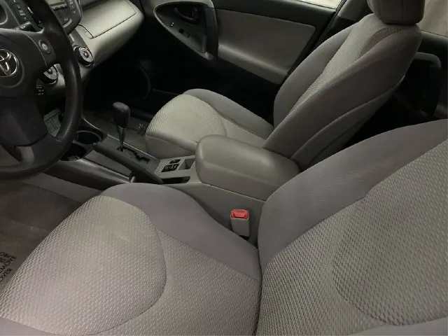 Toyota RAV4 photo 10