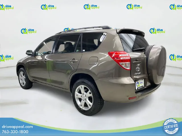 Toyota RAV4 photo 8