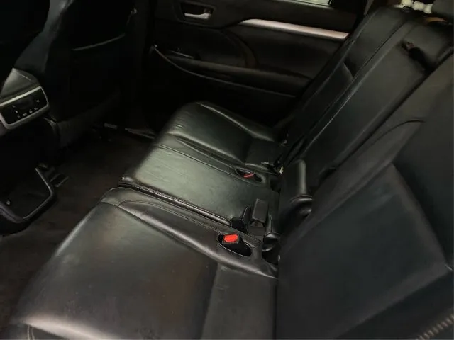 Toyota Highlander photo 11