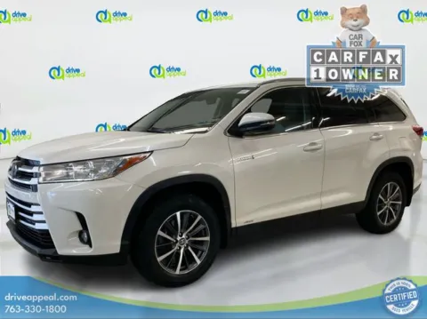 White 2019 Toyota Highlander Hybrid XLE for sale in New Hope, MN