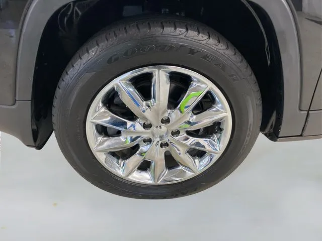 2015 Jeep Cherokee Limited photo 2