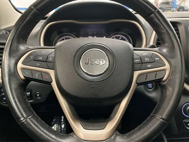 2015 Jeep Cherokee Limited photo 3