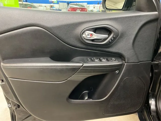 2015 Jeep Cherokee Limited photo 4