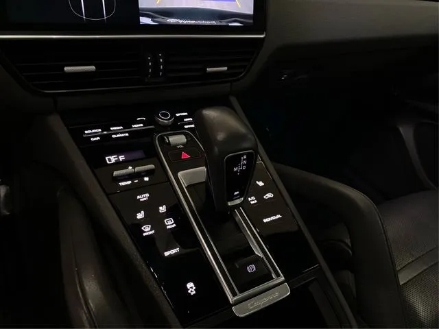 Porsche Cayenne photo 33