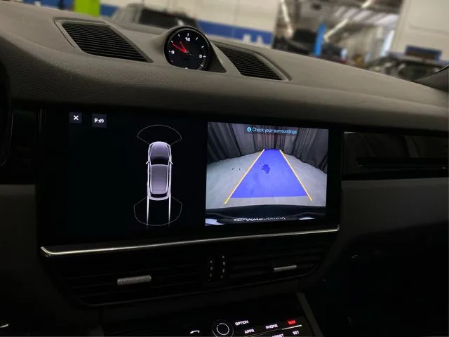 Porsche Cayenne photo 32