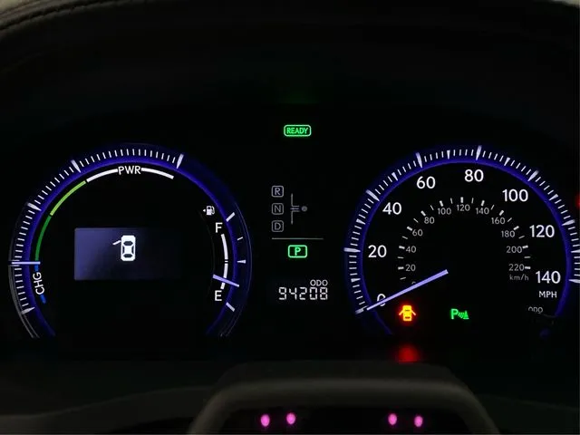 Lexus HS photo 22