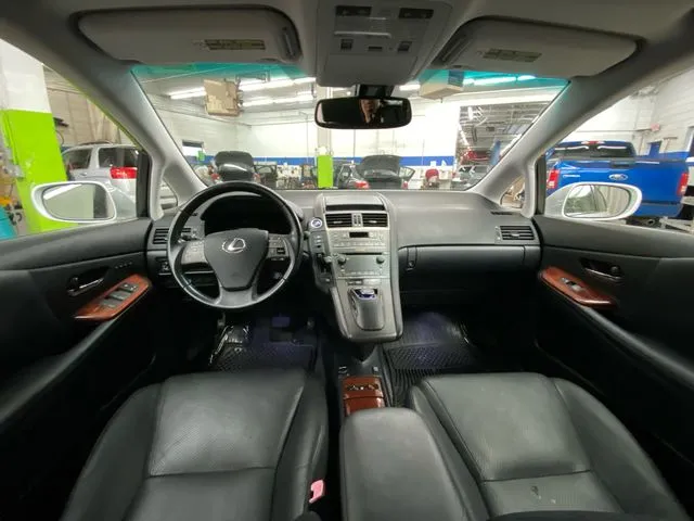 Lexus HS photo 29