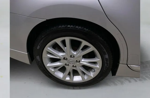Lexus HS photo 18