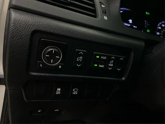 Lexus HS photo 24