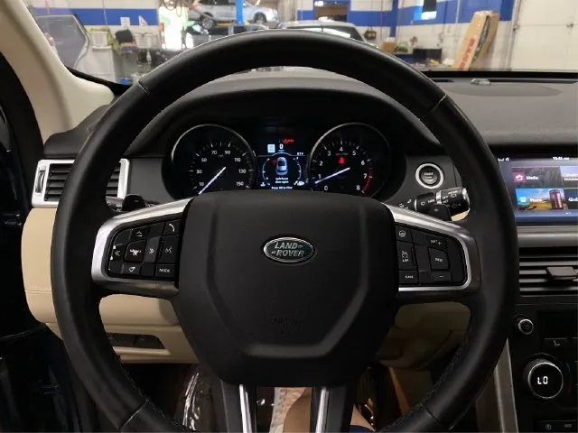 Land Rover Discovery Sport photo 23