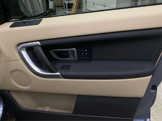 Land Rover Discovery Sport photo 28