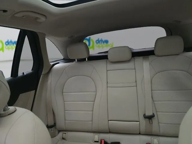 Mercedes-Benz GLC photo 21