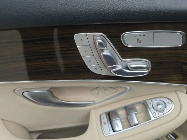 Mercedes-Benz GLC photo 25