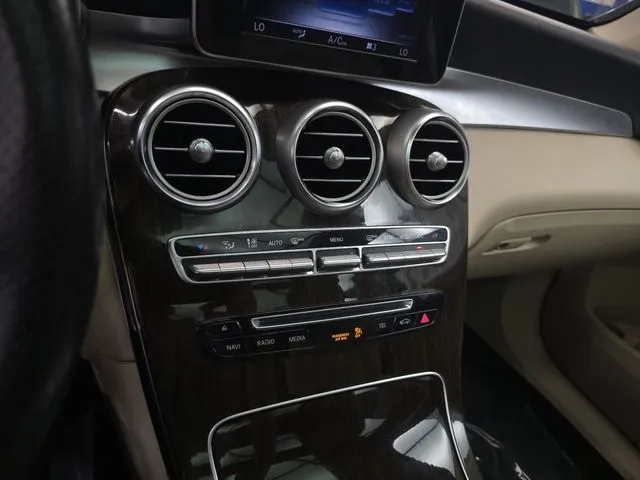 Mercedes-Benz GLC photo 33