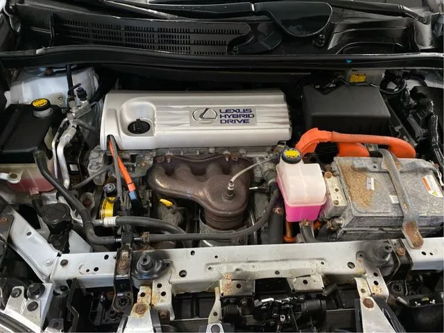 Lexus HS photo 13