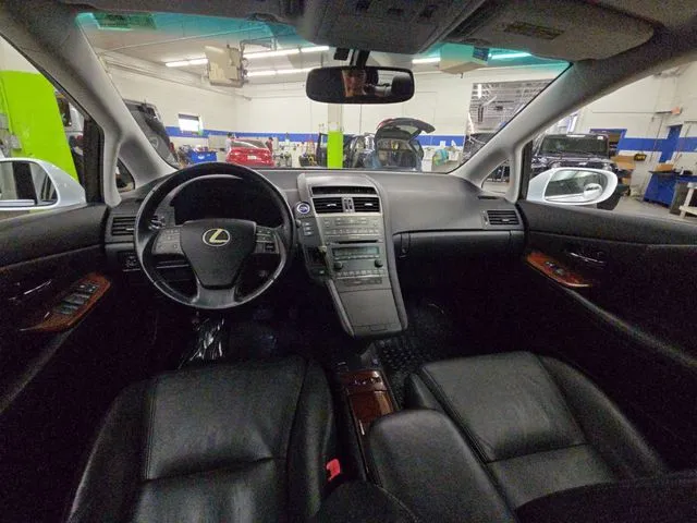 Lexus HS photo 28