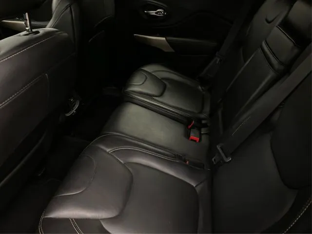 Jeep Cherokee photo 11