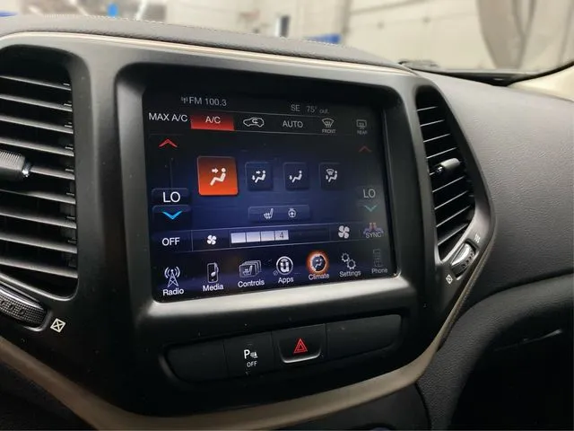 Jeep Cherokee photo 29