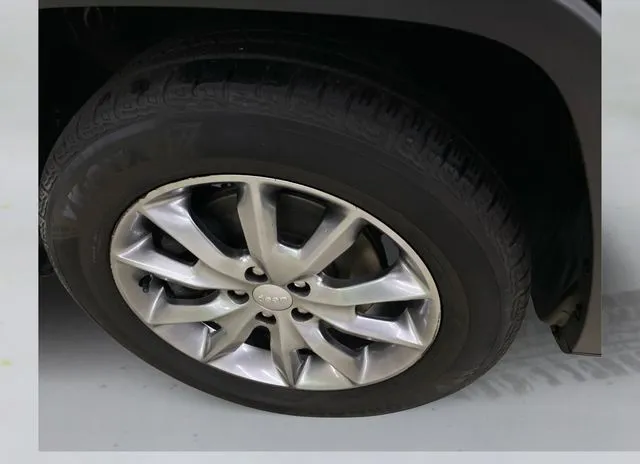 Jeep Cherokee photo 19