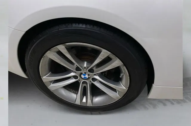 BMW 4 Series photo 17