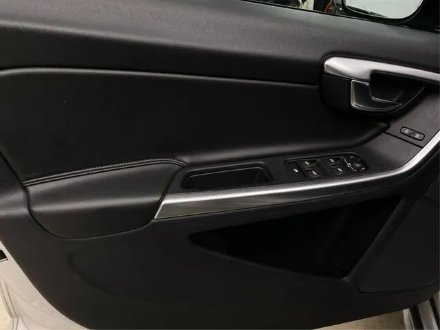 Volvo V60 photo 26