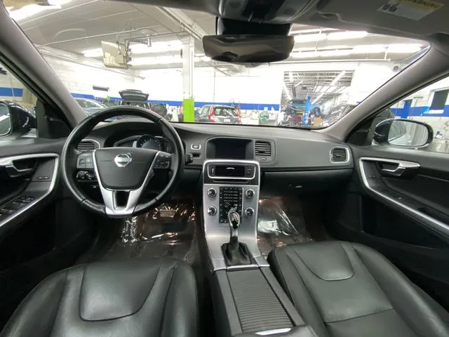 Volvo V60 photo 29